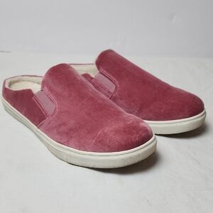 Torrid Light Pink Faux-Fur Lined Slip-ons Size 9.5 Wide Width